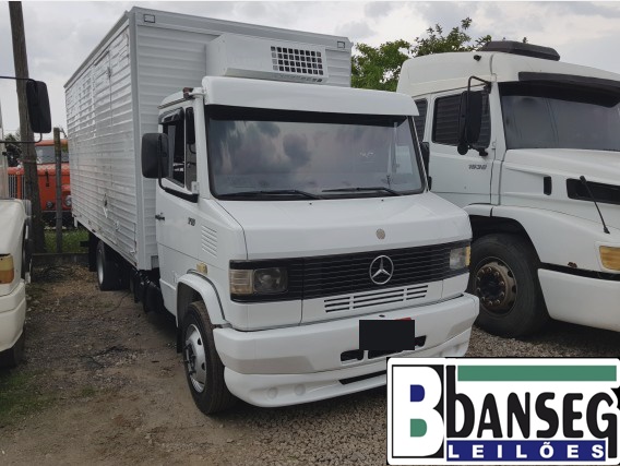 ​Mercedes-Benz Mb Toco 4x2 710 Ano 2001