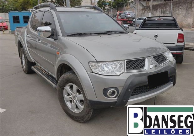 ​Mitsubishi L200 Triton 3.5 HPE 4X4 CD V6 24V FLEX 4P AUTOMÁTICO Ano 2012 2013