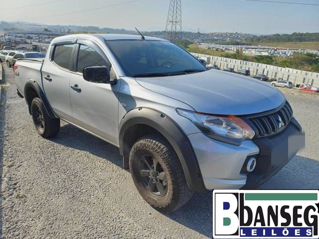 ​MITSUBISHI L200 TRITON OUTDOOR GLX 2.4 16V MIVEC TURBO ANO 2022