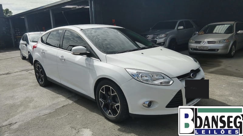 ​FORD FOCUS TITANIUM 2.0 16V(AUT.) 5P (FLEX) ANO 2015