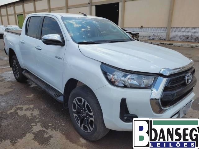 ​TOYOTA HILUX CD SRV 2.8 D-4D TURBO ANO 2021