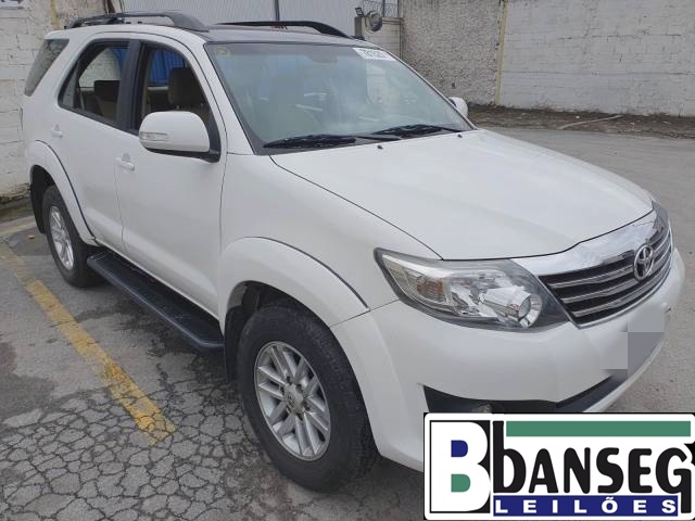 ​TOYOTA HILUX SW4 SR 2.7 16V VVT-I 2013