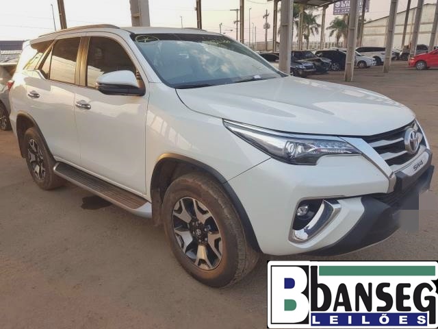 ​TOYOTA SW4 DIAMOND 2.8 D-4D TURBO ANO 2020